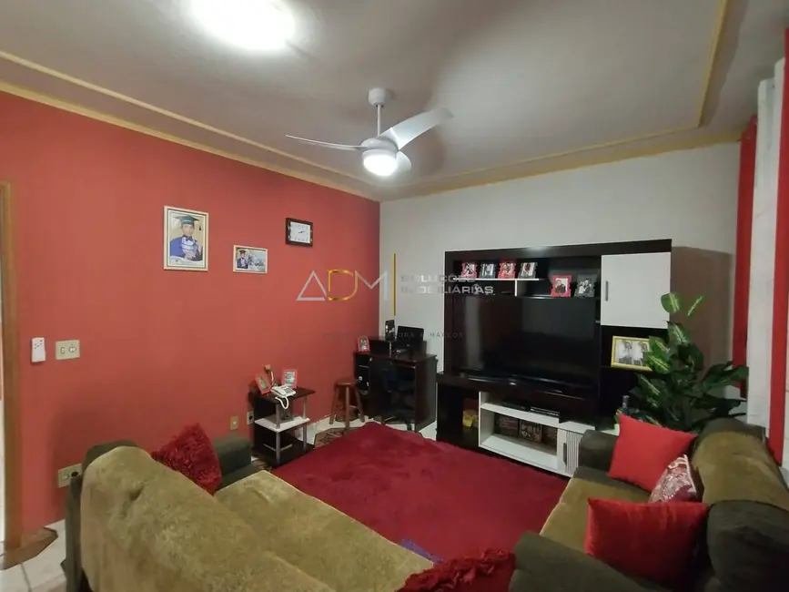 Foto 9 de Casa com 3 quartos à venda, 250m2 em Botucatu - SP