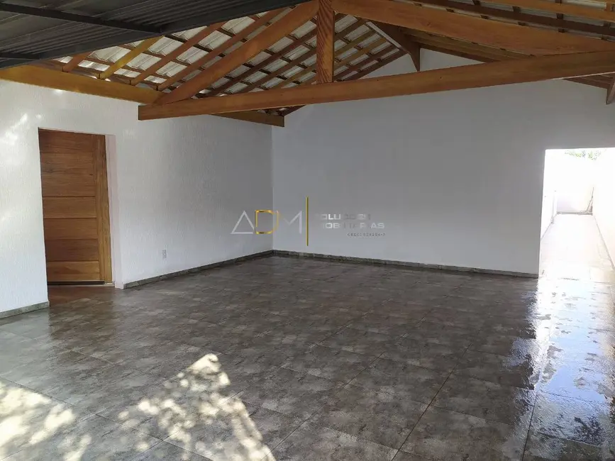 Foto 3 de Casa com 3 quartos à venda, 215m2 em Residencial Ouro Verde, Botucatu - SP