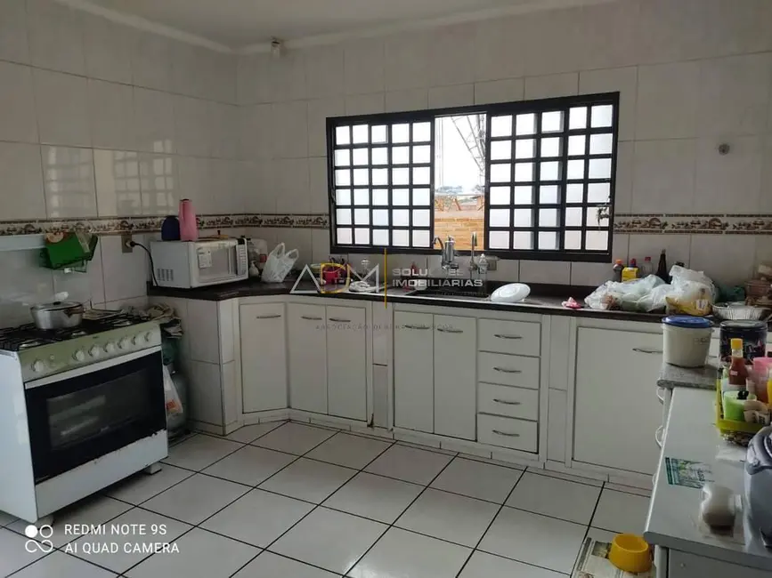 Foto 8 de Casa com 3 quartos à venda, 200m2 em Botucatu - SP