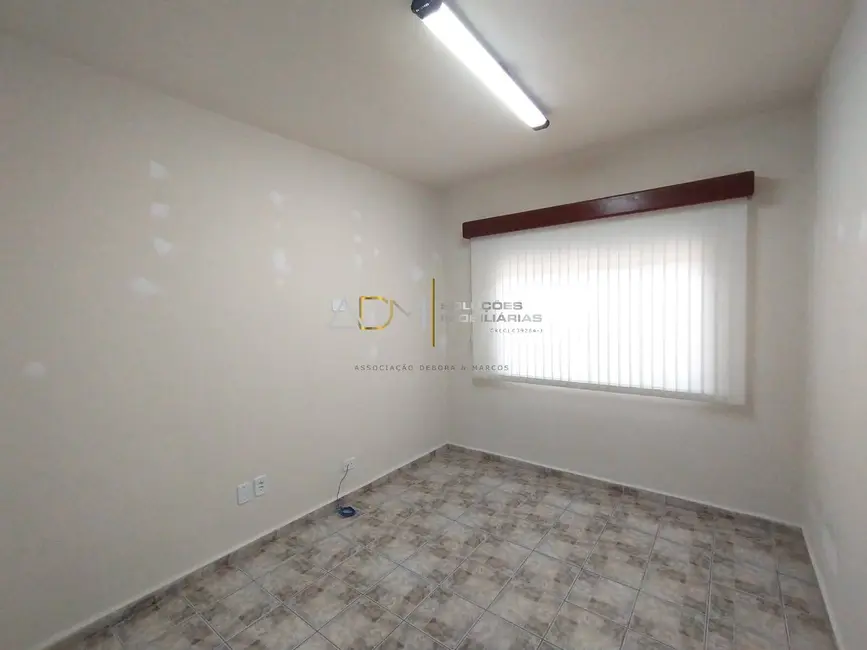 Foto 9 de Casa com 3 quartos à venda, 85m2 em Botucatu - SP