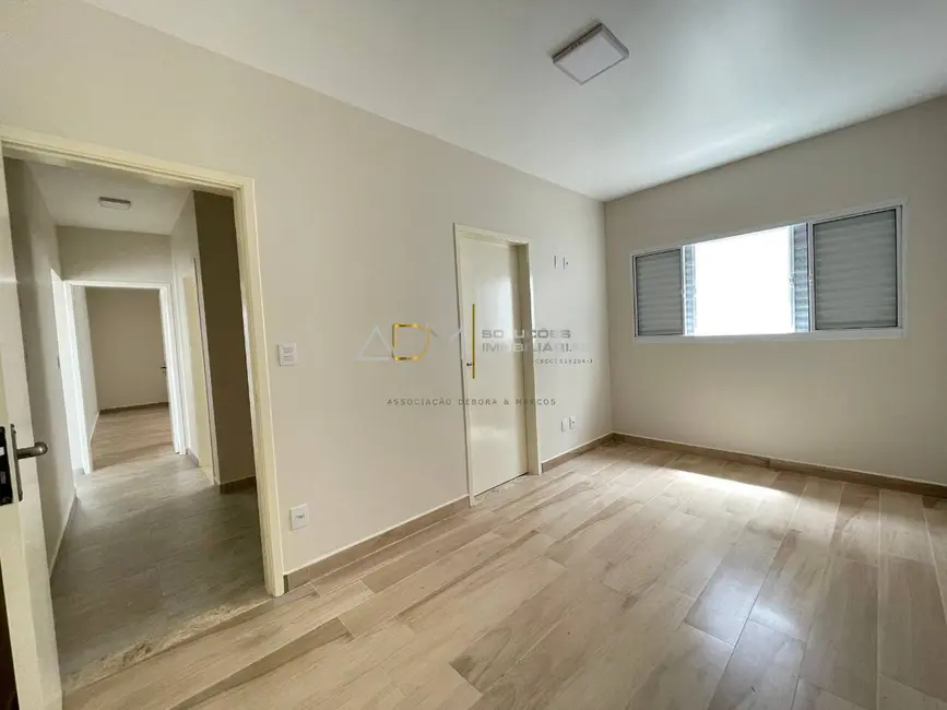 Foto 6 de Casa com 3 quartos à venda, 152m2 em Jardim Regina, Botucatu - SP