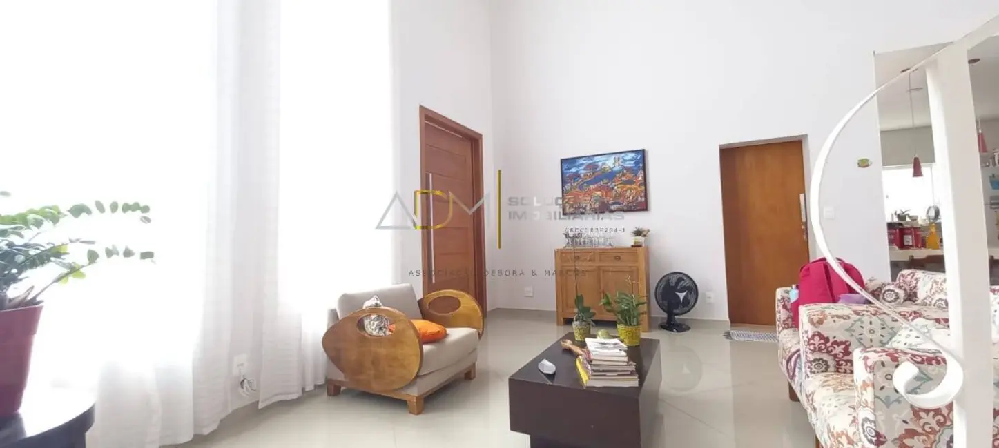 Foto 5 de Casa com 3 quartos à venda, 227m2 em Colinas do Paraíso, Botucatu - SP