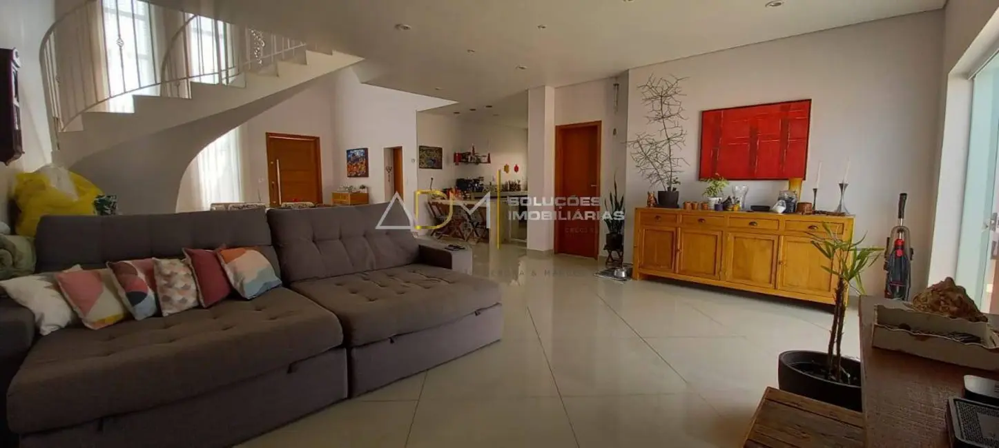 Foto 2 de Casa com 3 quartos à venda, 227m2 em Colinas do Paraíso, Botucatu - SP