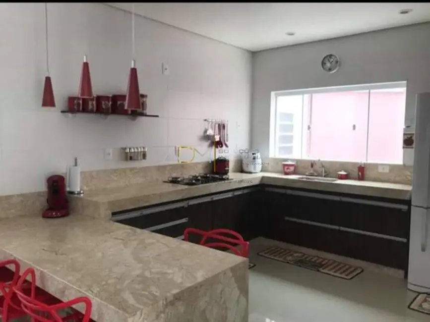 Foto 6 de Casa com 3 quartos à venda, 227m2 em Colinas do Paraíso, Botucatu - SP