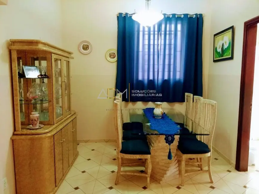 Foto 8 de Casa com 3 quartos à venda, 156m2 em Centro, Botucatu - SP