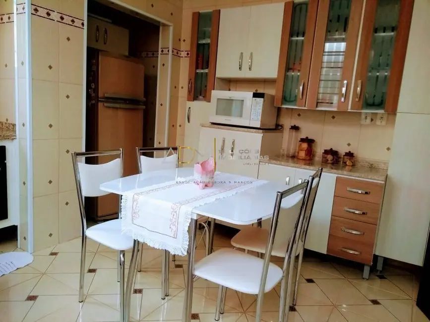 Foto 6 de Casa com 3 quartos à venda, 156m2 em Centro, Botucatu - SP