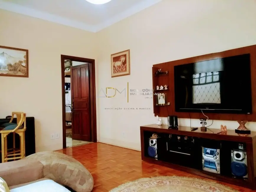 Foto 1 de Casa com 3 quartos à venda, 156m2 em Centro, Botucatu - SP