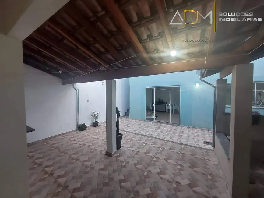 Foto 4 de Casa com 3 quartos à venda, 220m2 em Jardim Paraíso, Botucatu - SP