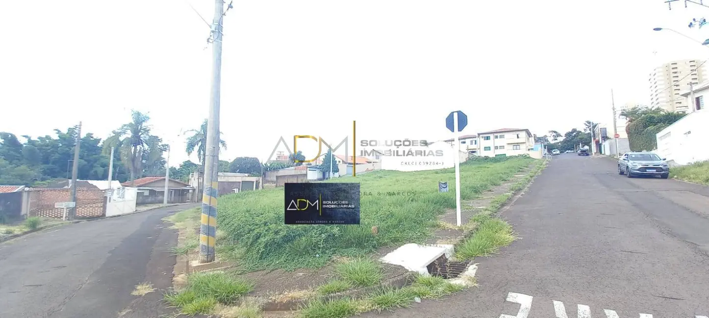 Foto 1 de Terreno / Lote à venda, 275m2 em Vila São Lúcio, Botucatu - SP