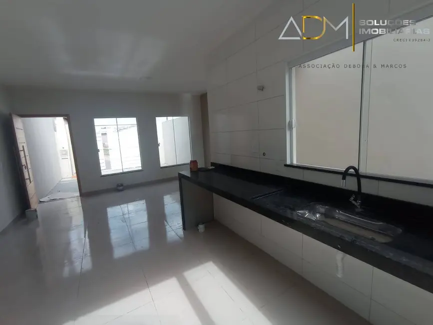 Foto 2 de Casa com 2 quartos à venda, 76m2 em Jardim Itamarati, Botucatu - SP