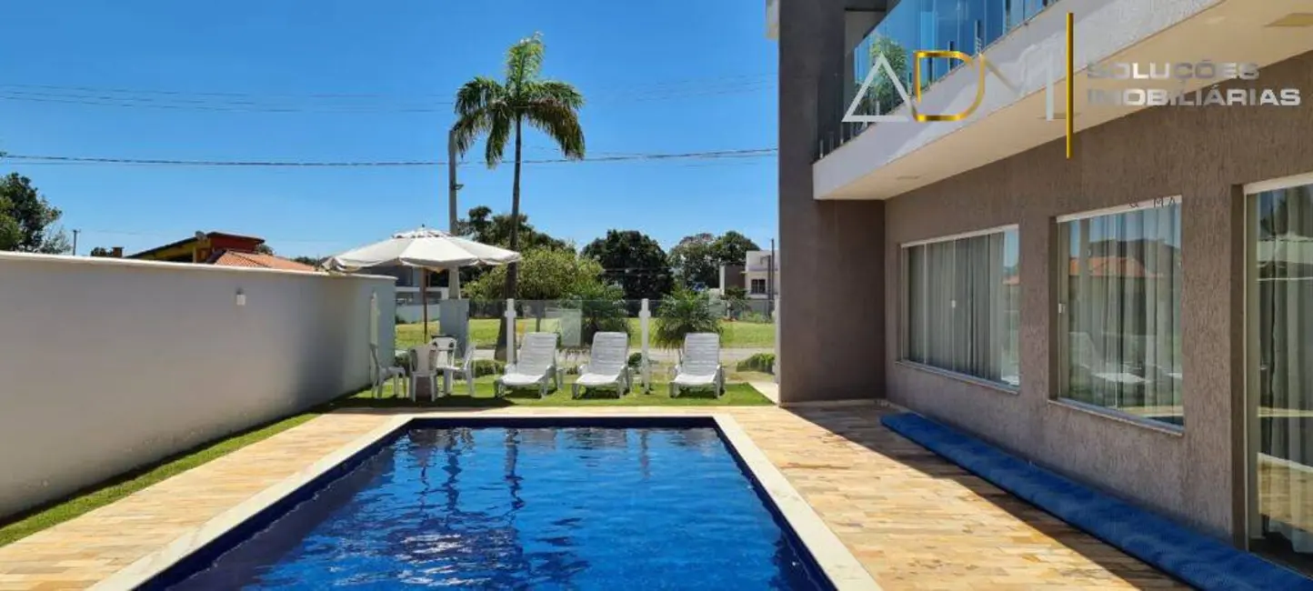 Foto 2 de Sobrado com 4 quartos à venda, 244m2 em Pardinho - SP