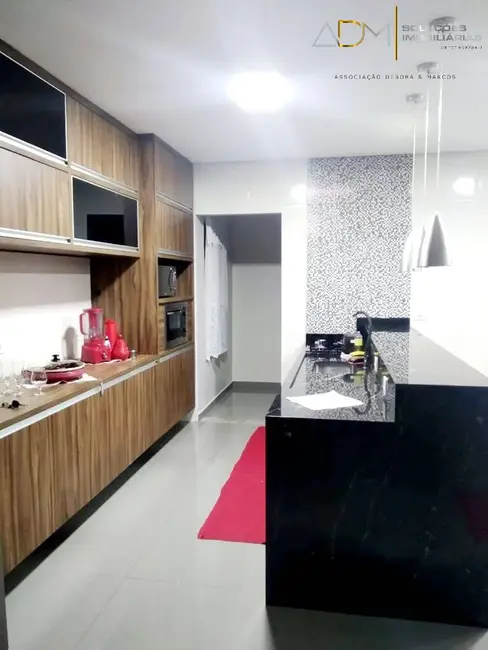 Foto 7 de Sobrado com 4 quartos à venda, 244m2 em Pardinho - SP