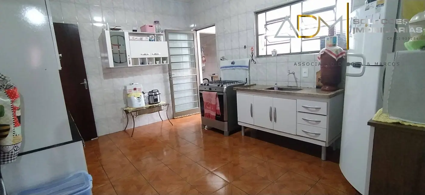 Foto 6 de Casa com 3 quartos à venda, 109m2 em Botucatu - SP