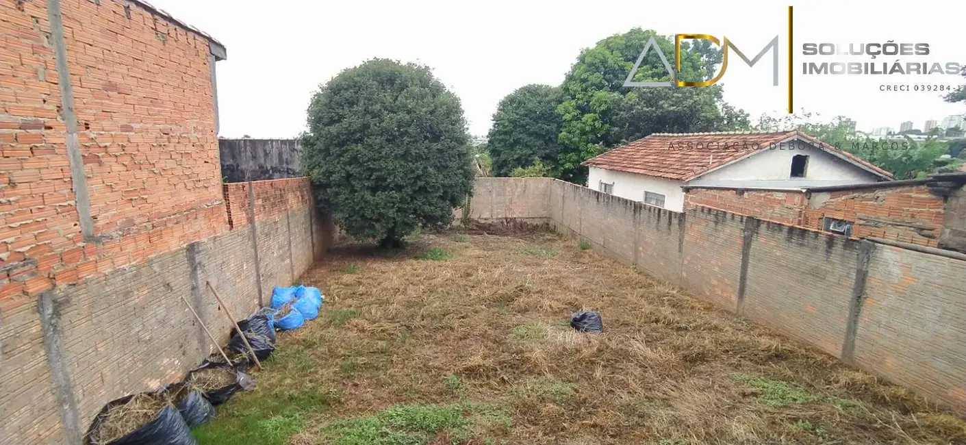 Foto 2 de Casa com 3 quartos à venda, 109m2 em Botucatu - SP