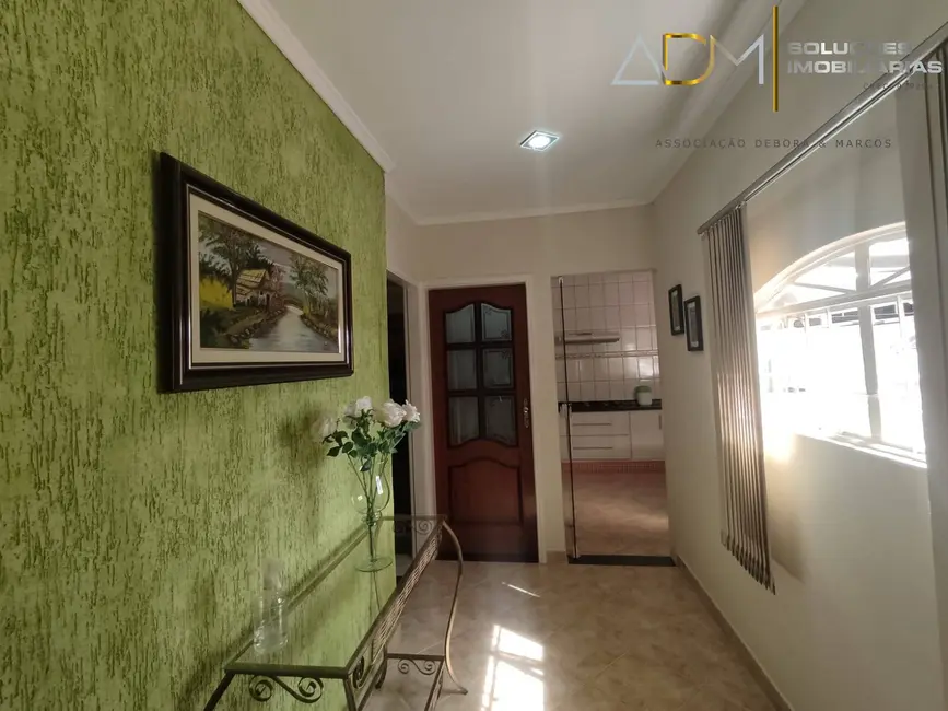 Foto 9 de Casa com 2 quartos à venda, 188m2 em Botucatu - SP