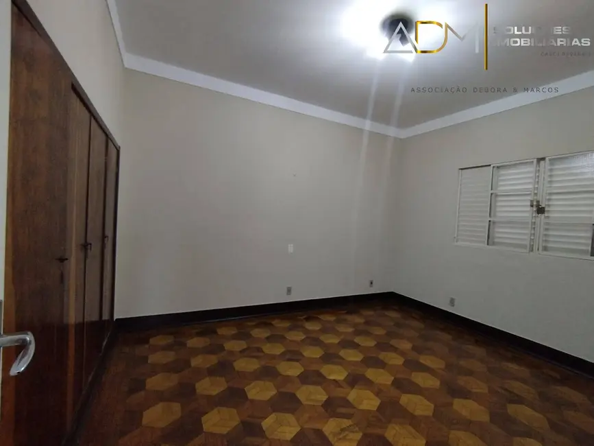 Foto 2 de Casa com 2 quartos à venda, 132m2 em Vila São Lúcio, Botucatu - SP
