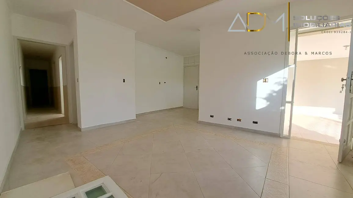 Casa com 3 quartos à venda, 127m2 em Vila Nova Botucatu, Botucatu - SP - imagem 4 Foto 4 de Casa com 3 quartos à venda, 127m2 em Vila Nova Botucatu, Botucatu - SP