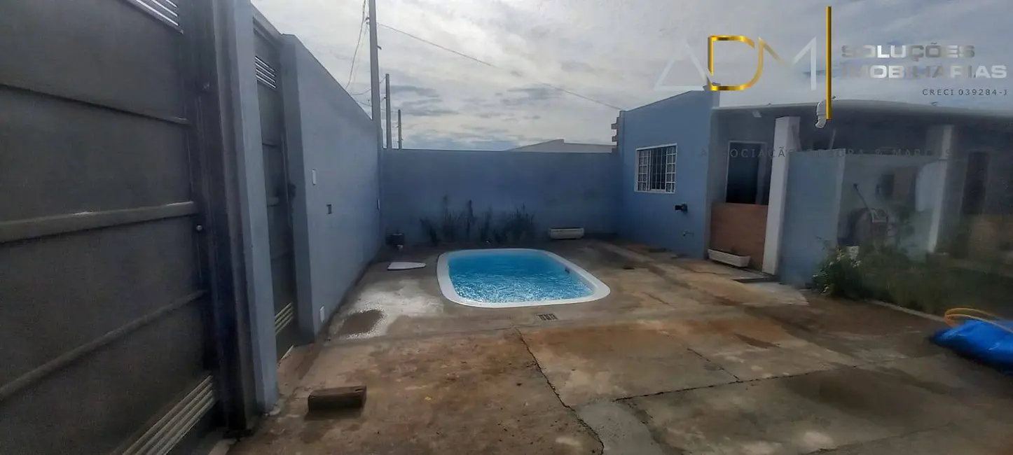 Foto 1 de Casa com 3 quartos à venda, 250m2 em Botucatu - SP