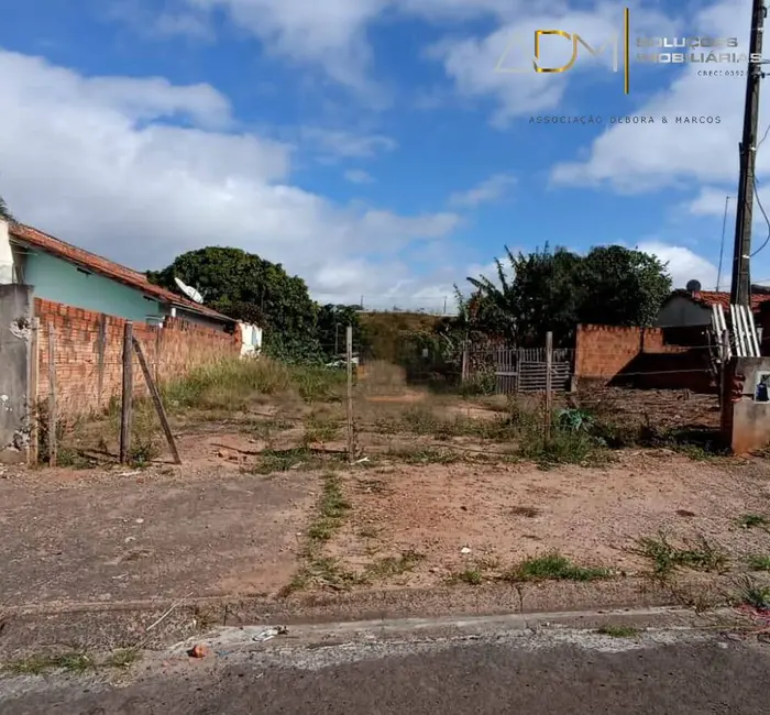 Foto 1 de Terreno / Lote à venda, 270m2 em Vila Assumpção, Botucatu - SP