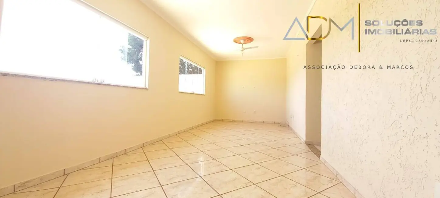 Casa com 3 quartos à venda, 160m2 em Jardim Continental, Botucatu - SP - imagem 4 Foto 4 de Casa com 3 quartos à venda, 160m2 em Jardim Continental, Botucatu - SP