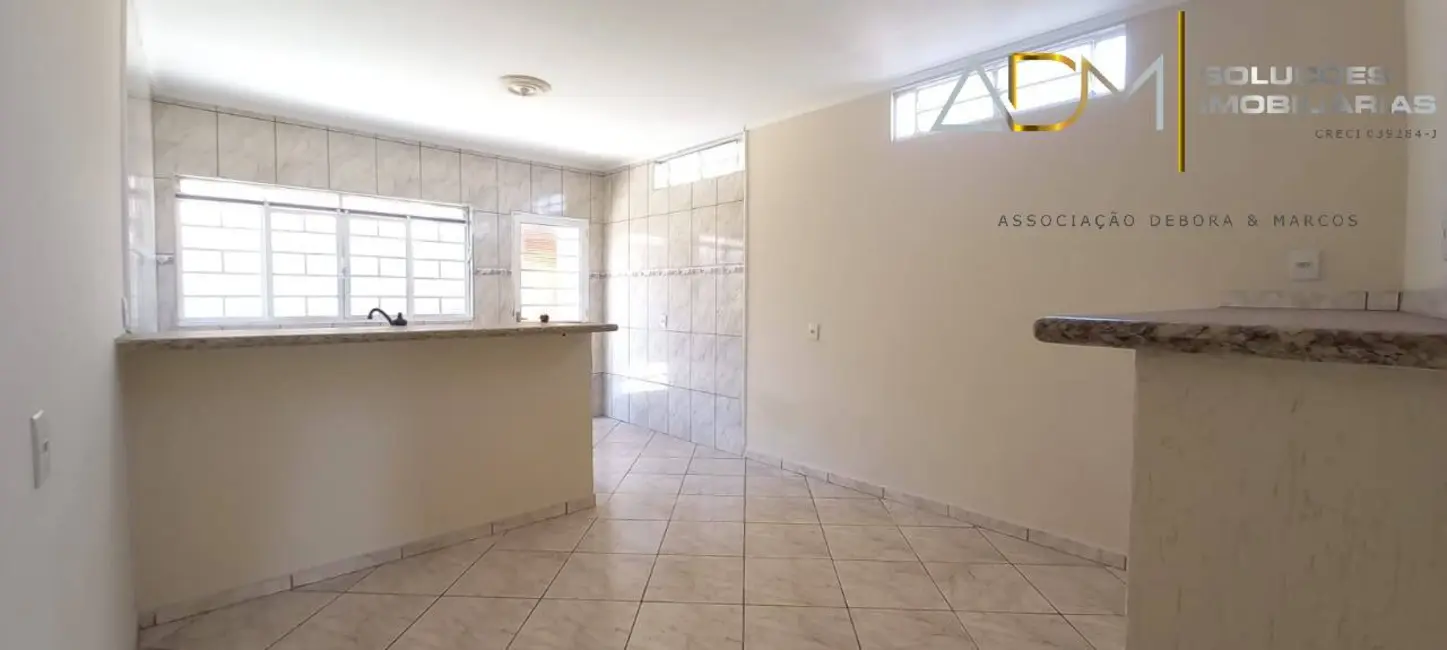 Foto 2 de Casa com 3 quartos à venda, 160m2 em Jardim Continental, Botucatu - SP