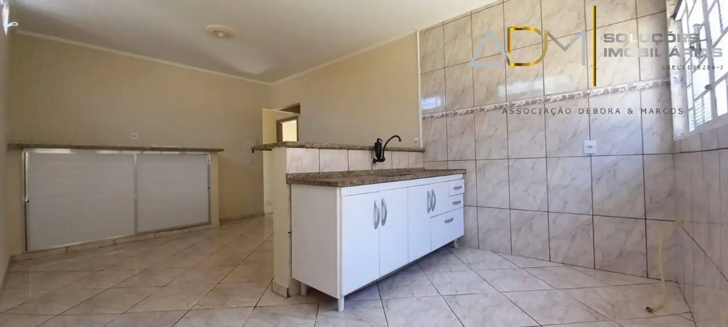 Casa com 3 quartos à venda, 160m2 em Jardim Continental, Botucatu - SP - imagem 3 Foto 3 de Casa com 3 quartos à venda, 160m2 em Jardim Continental, Botucatu - SP