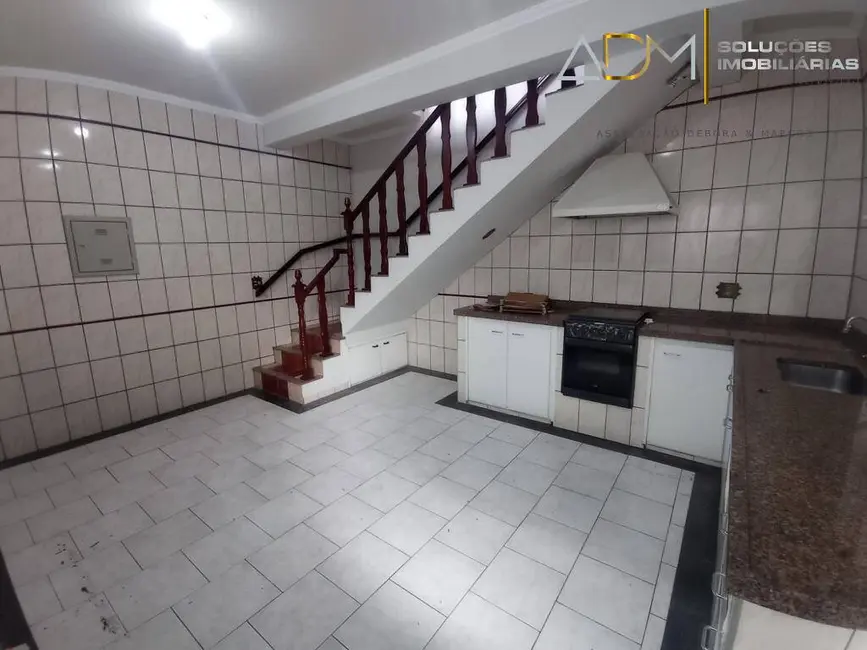 Foto 3 de Sobrado com 5 quartos à venda e para alugar, 380m2 em Vila Nova Botucatu, Botucatu - SP