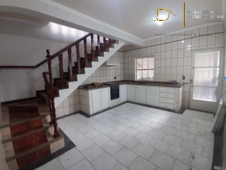 Foto 4 de Sobrado com 5 quartos à venda e para alugar, 380m2 em Vila Nova Botucatu, Botucatu - SP