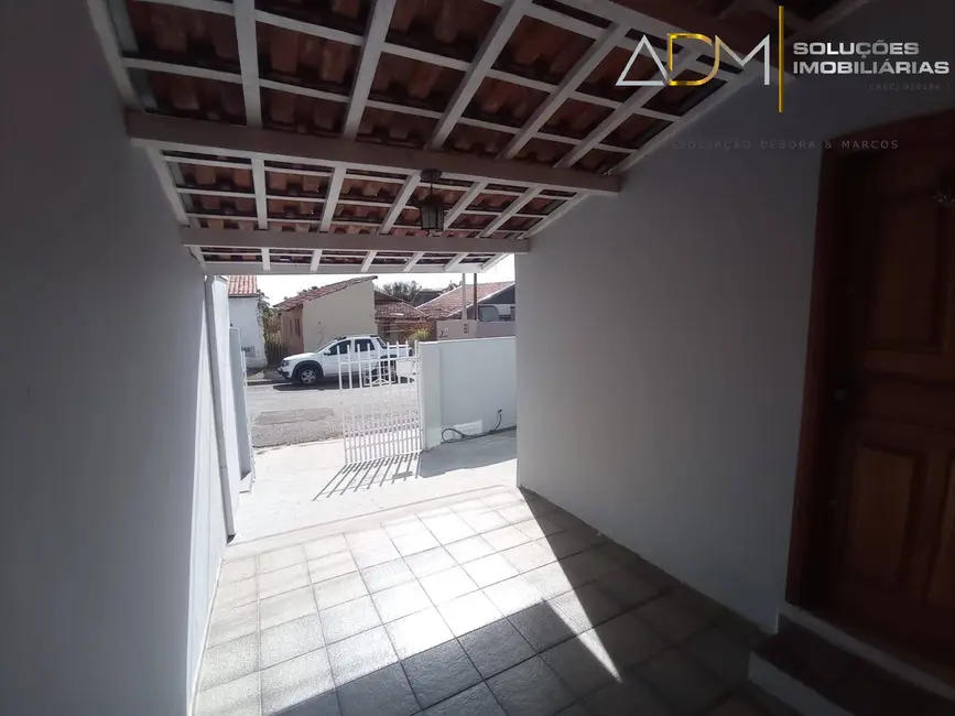 Foto 3 de Casa com 2 quartos à venda, 69m2 em Vila Paulista, Botucatu - SP