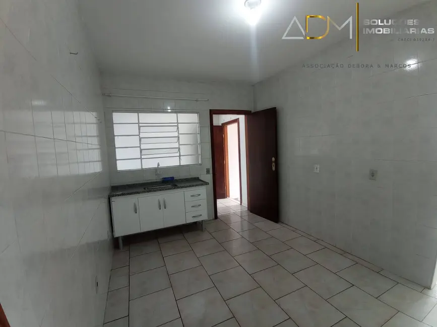 Foto 8 de Casa com 2 quartos à venda, 69m2 em Vila Paulista, Botucatu - SP