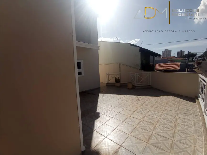 Foto 2 de Sobrado com 3 quartos à venda, 230m2 em Jardim Paraíso, Botucatu - SP