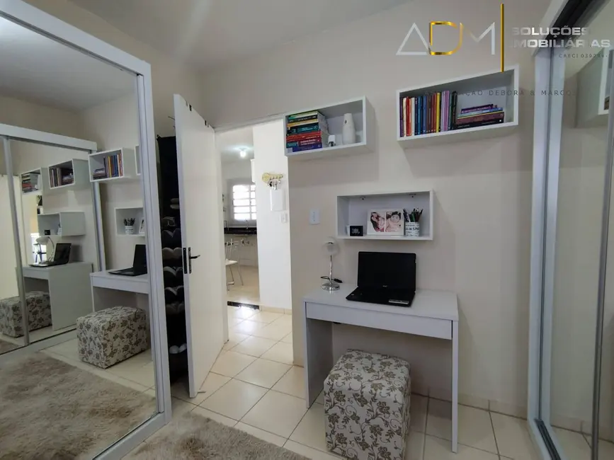 Foto 9 de Casa com 2 quartos à venda, 44m2 em Botucatu - SP