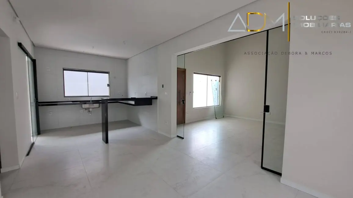 Casa com 3 quartos à venda, 117m2 em Jardim Regina, Botucatu - SP - imagem 3 Foto 3 de Casa com 3 quartos à venda, 117m2 em Jardim Regina, Botucatu - SP
