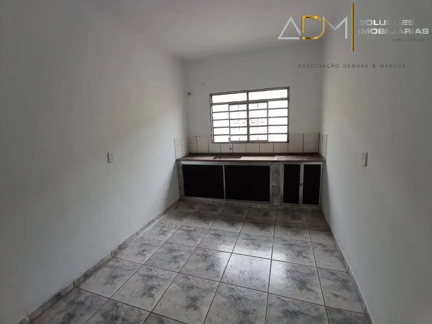 Foto 3 de Casa com 3 quartos à venda, 98m2 em Botucatu - SP