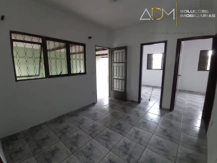 Foto 1 de Casa com 3 quartos à venda, 98m2 em Botucatu - SP