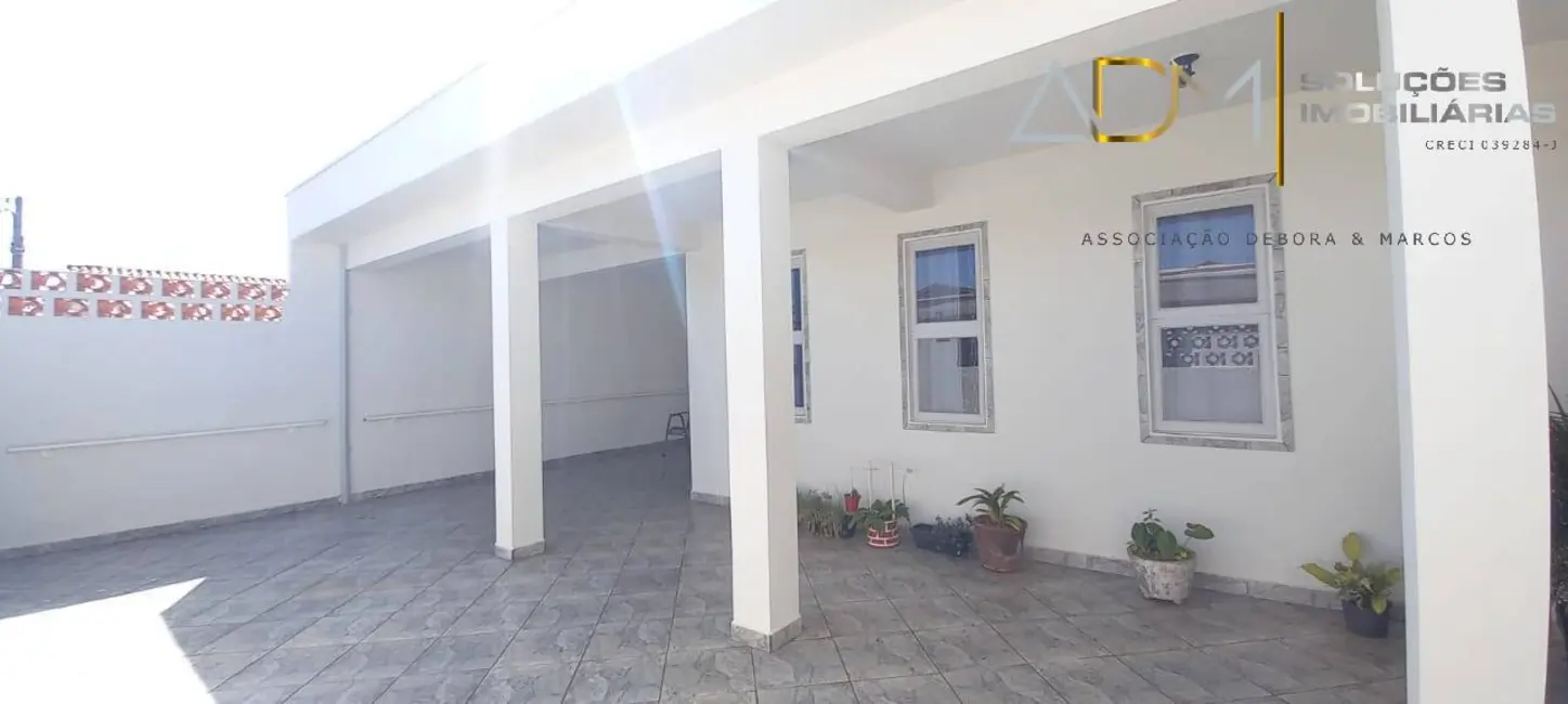 Foto 2 de Casa com 3 quartos à venda, 139m2 em Botucatu - SP