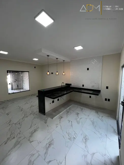 Foto 1 de Casa com 2 quartos à venda, 115m2 em Residencial Ouro Verde, Botucatu - SP
