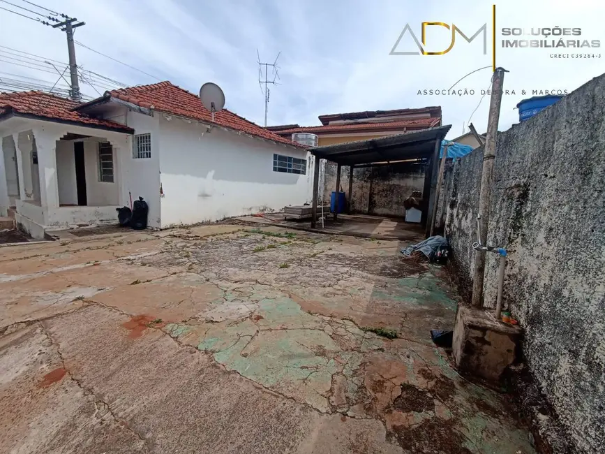 Foto 6 de Casa com 2 quartos à venda, 63m2 em Vila Casa Branca, Botucatu - SP