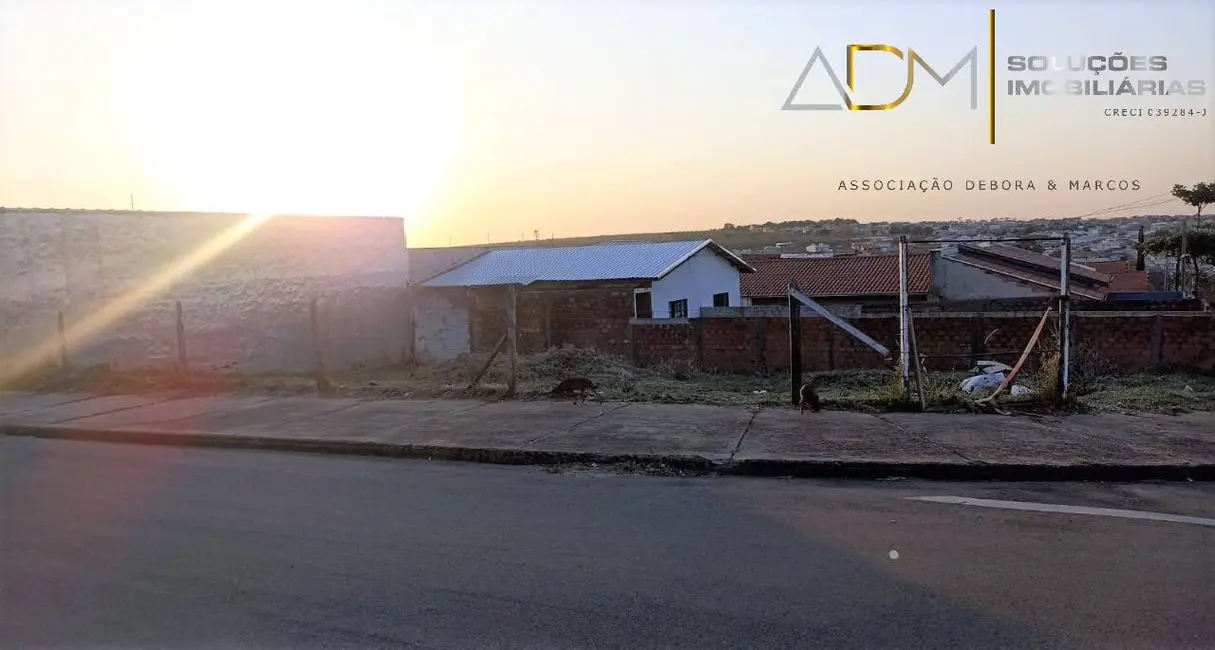 Foto 2 de Terreno / Lote à venda, 357m2 em Jardim Itamarati, Botucatu - SP