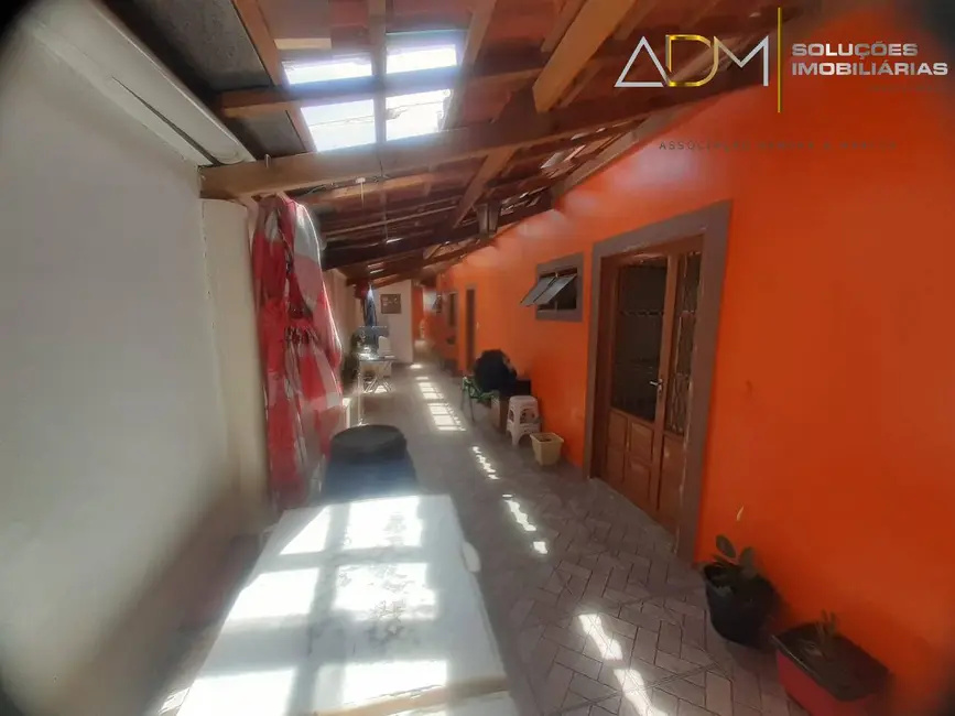 Foto 3 de Casa com 2 quartos à venda, 177m2 em Botucatu - SP