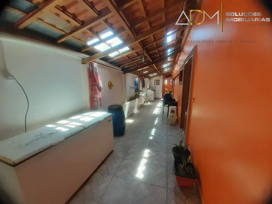 Foto 4 de Casa com 2 quartos à venda, 177m2 em Botucatu - SP