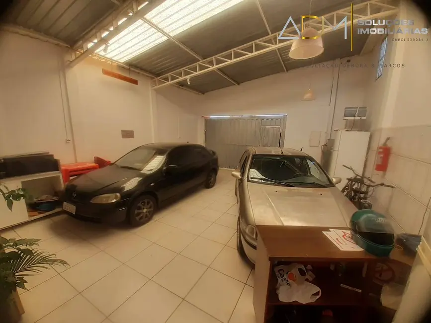 Foto 9 de Casa com 2 quartos à venda, 177m2 em Botucatu - SP