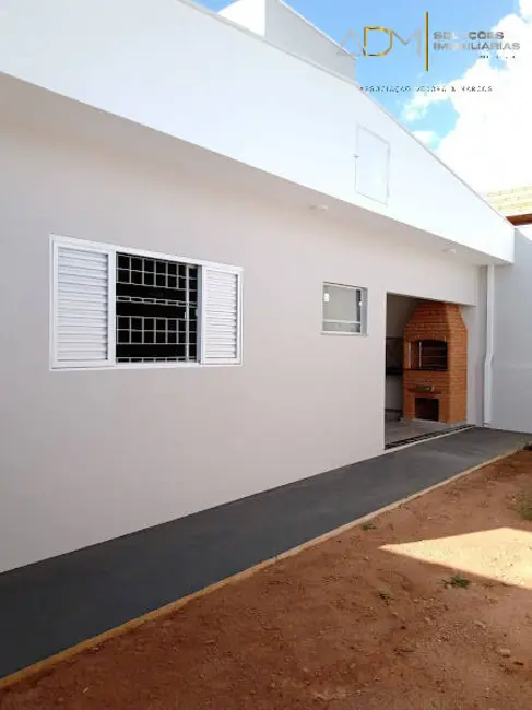 Casa com 3 quartos à venda, 155m2 em Jardim Regina, Botucatu - SP - imagem 5 Foto 5 de Casa com 3 quartos à venda, 155m2 em Jardim Regina, Botucatu - SP