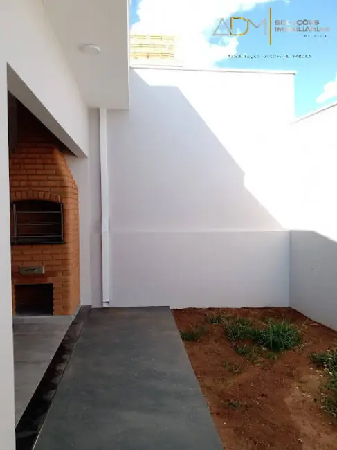 Casa com 3 quartos à venda, 155m2 em Jardim Regina, Botucatu - SP - imagem 4 Foto 4 de Casa com 3 quartos à venda, 155m2 em Jardim Regina, Botucatu - SP
