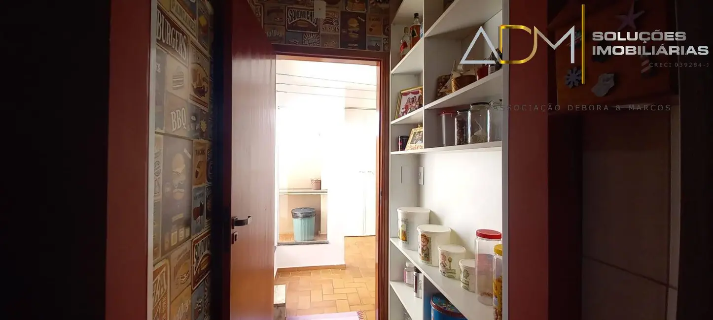 Foto 4 de Casa com 3 quartos à venda, 128m2 em Jardim Itamarati, Botucatu - SP