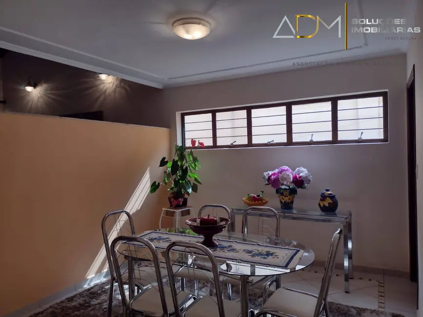 Foto 9 de Sobrado com 3 quartos à venda, 300m2 em Centro, Botucatu - SP