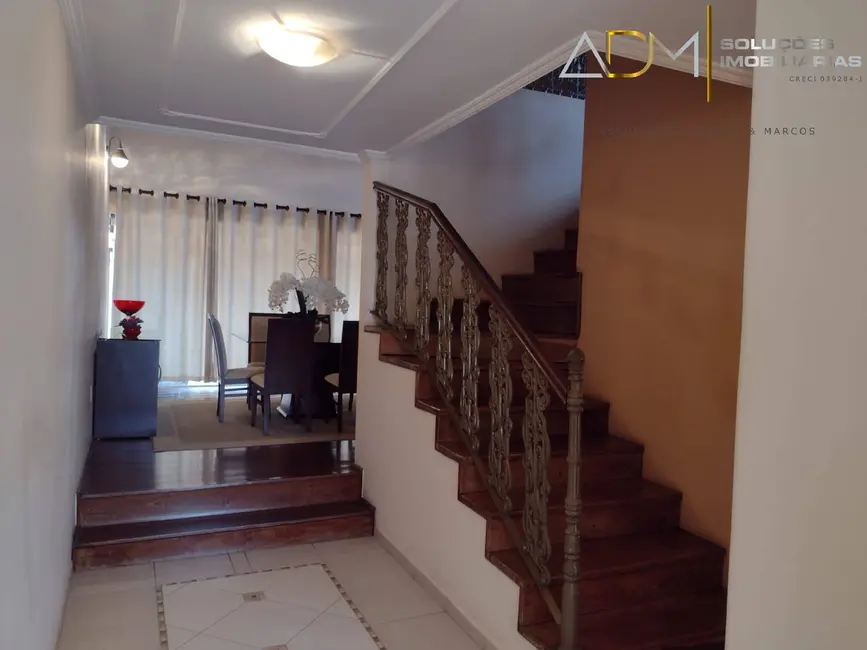 Foto 8 de Sobrado com 3 quartos à venda, 300m2 em Centro, Botucatu - SP