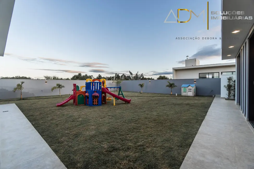 Foto 6 de Casa com 3 quartos à venda, 480m2 em Botucatu - SP