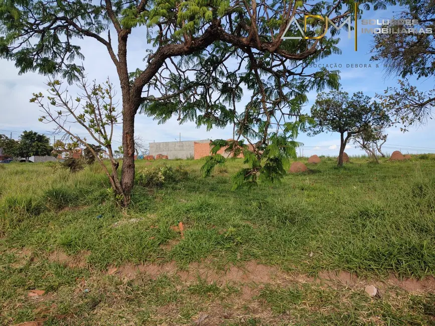 Foto 1 de Terreno / Lote à venda, 400m2 em Jardim Botucatu (Rubião Júnior), Botucatu - SP