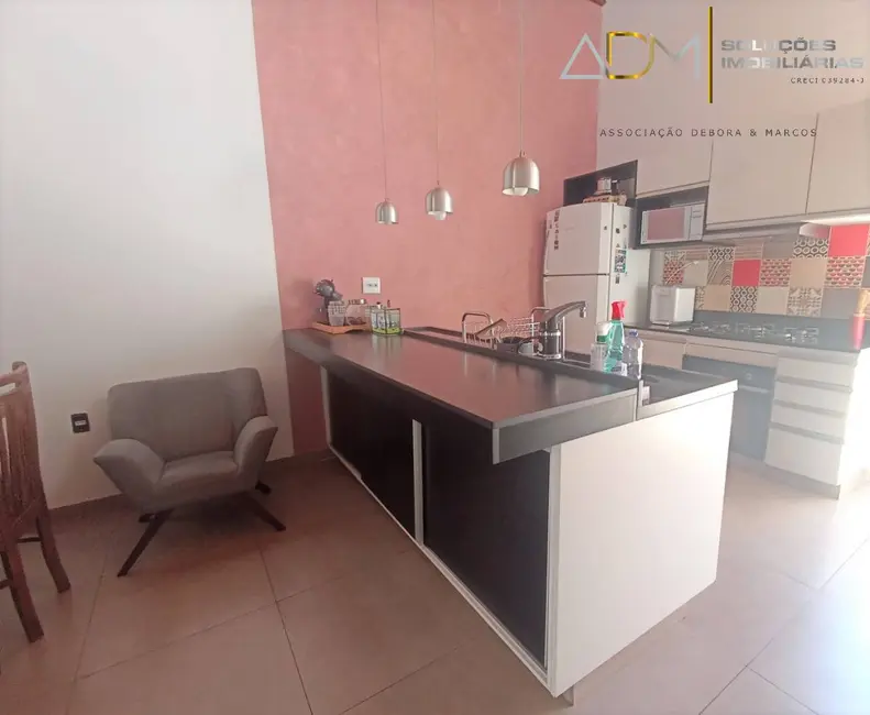 Foto 3 de Casa com 3 quartos à venda, 180m2 em Altos do Paraíso, Botucatu - SP